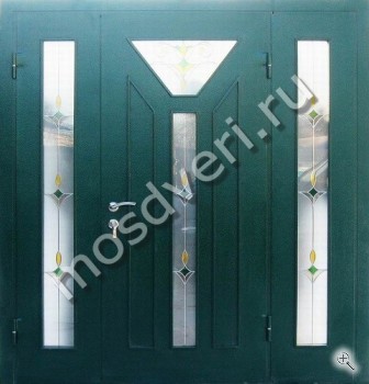 Двухстворчатая входная дверь в частный дом с витражами из массива - купить от производителя Мосдвери Двухстворчатая входная дверь в частный дом с витражами из массива